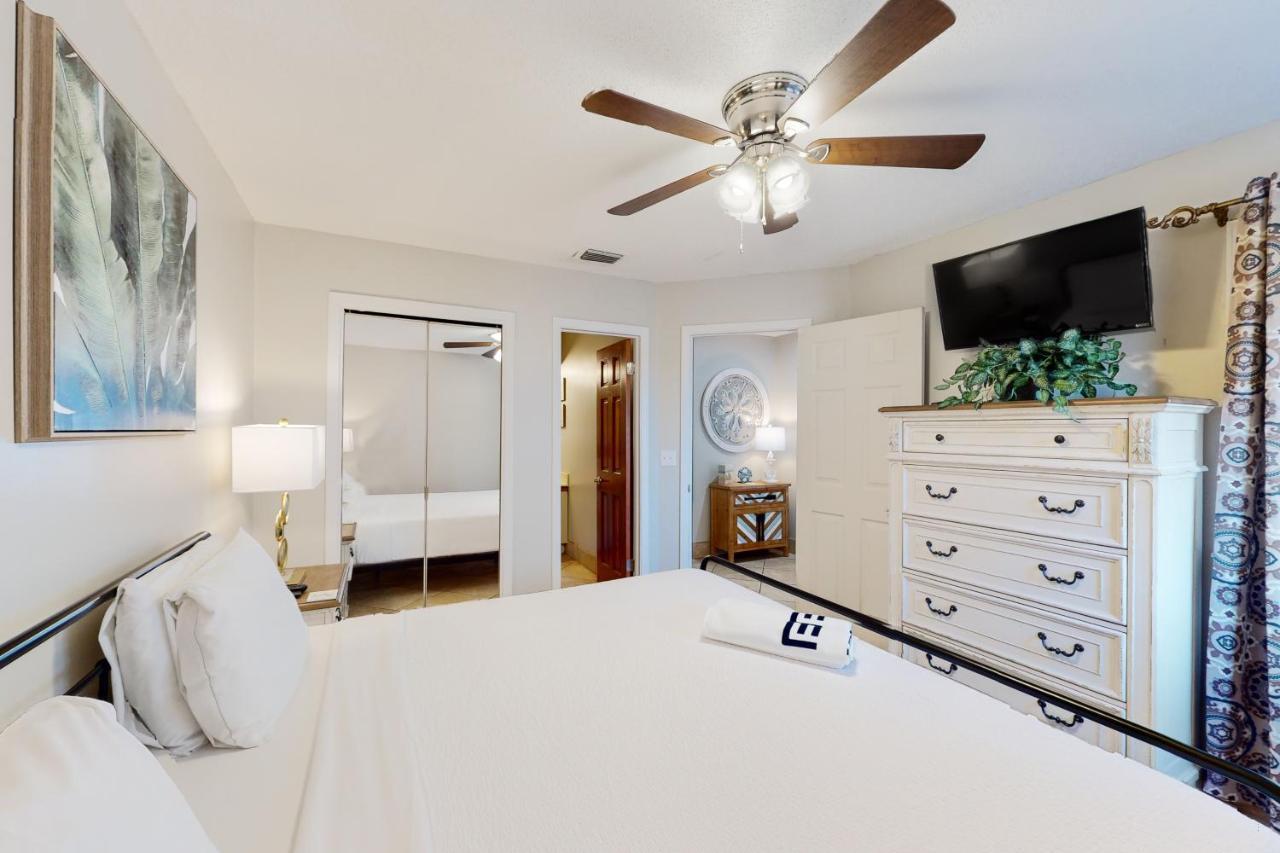 Apartment The At St. Thomas Square #201 *